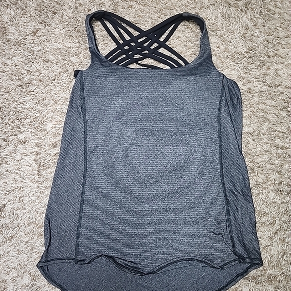 Lululemon Wild Built In Active Bra Tank  Striped Sz 4 Gray & Black - Picture 2 of 7
